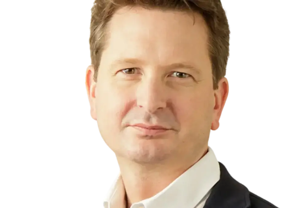 Julian Fisher — Expert on International Intelligence, Geopolitical Risk, and Human Influence