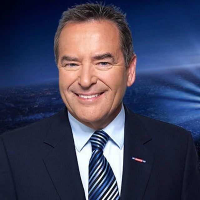 Jeff Stelling — Iconic Television Presenter and Sports Broadcaster