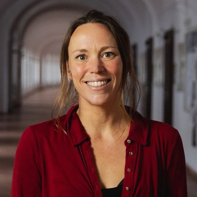 Dr Hannah Critchlow — Distinguished Cambridge Neuroscientist, Bestselling Author, and Science Broadcaster