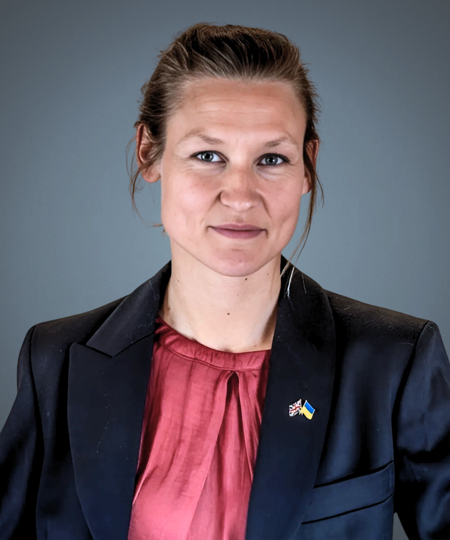 Elizabeth Bullock — Strategic operations leader and frontline humanitarian specialist