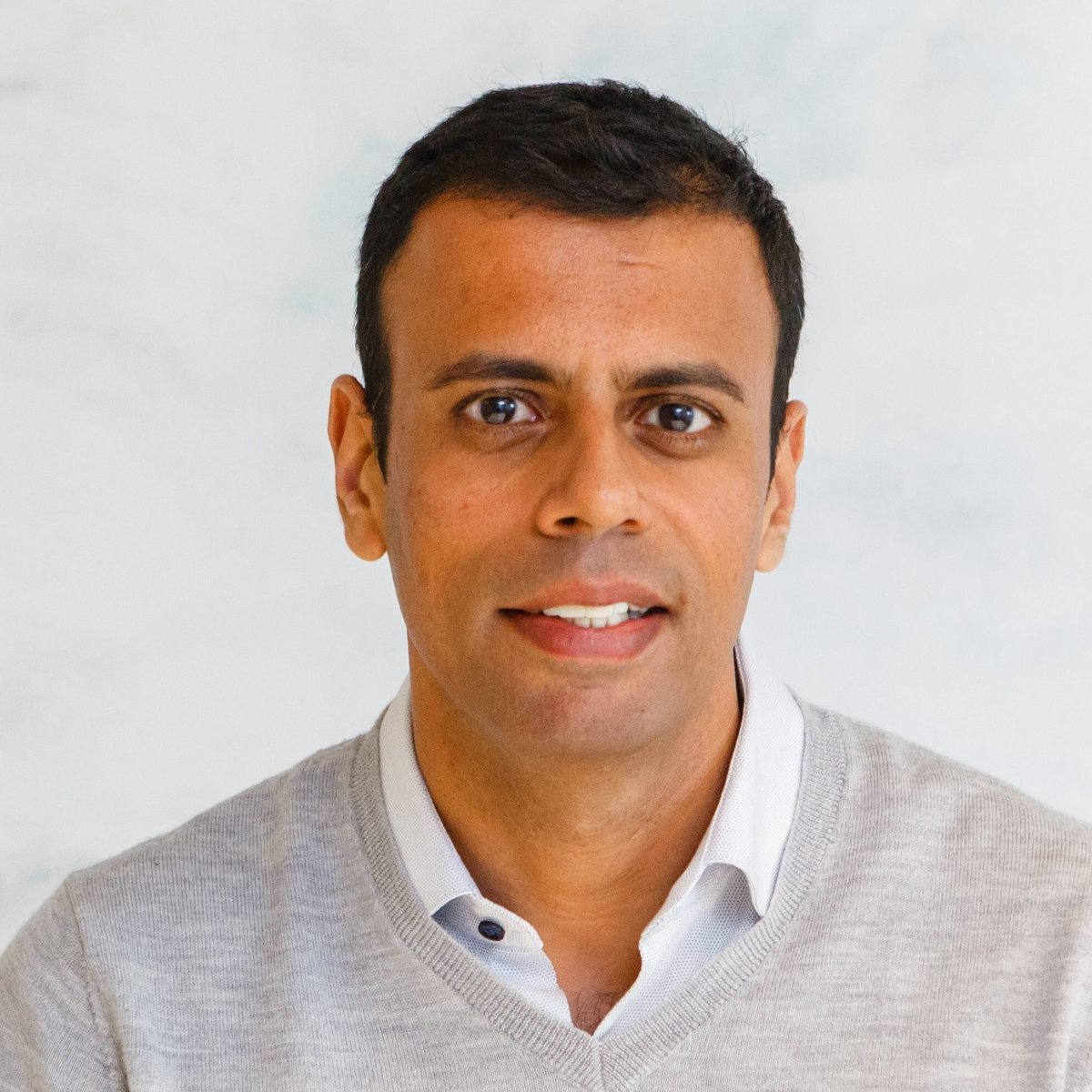 Sacha Deshmukh — Specialist in Global Strategy and Crisis Leadership
