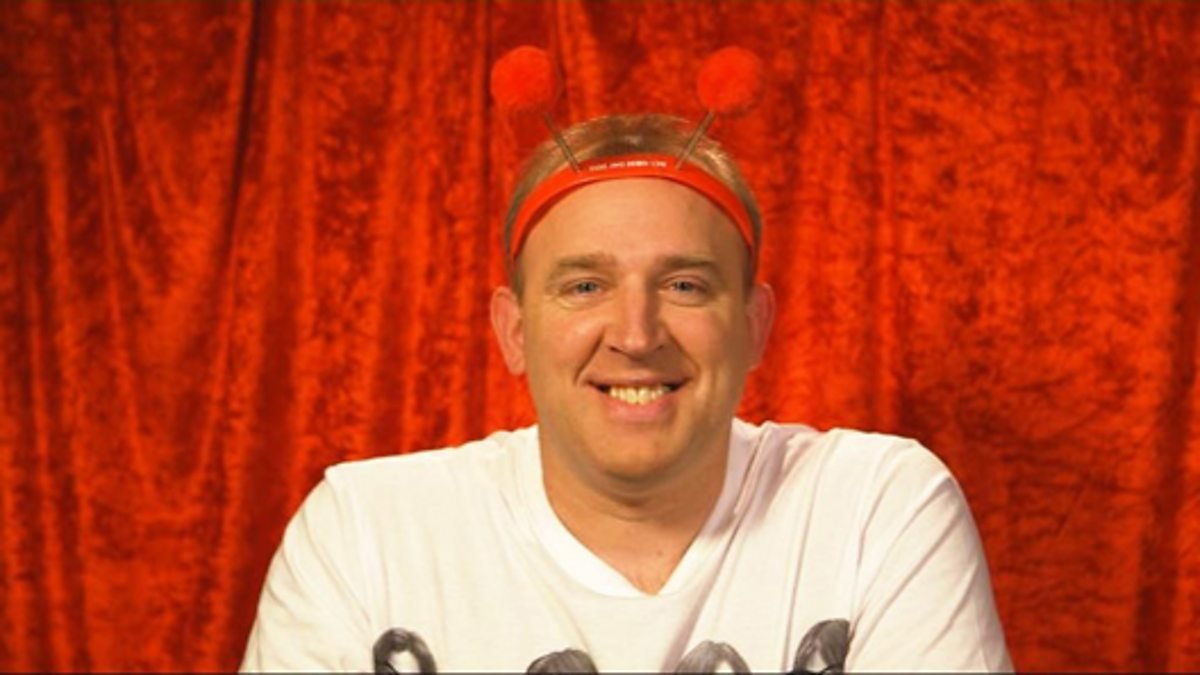 Tim Vine — Master of Puns, One-Liners, and High-Speed Comedy