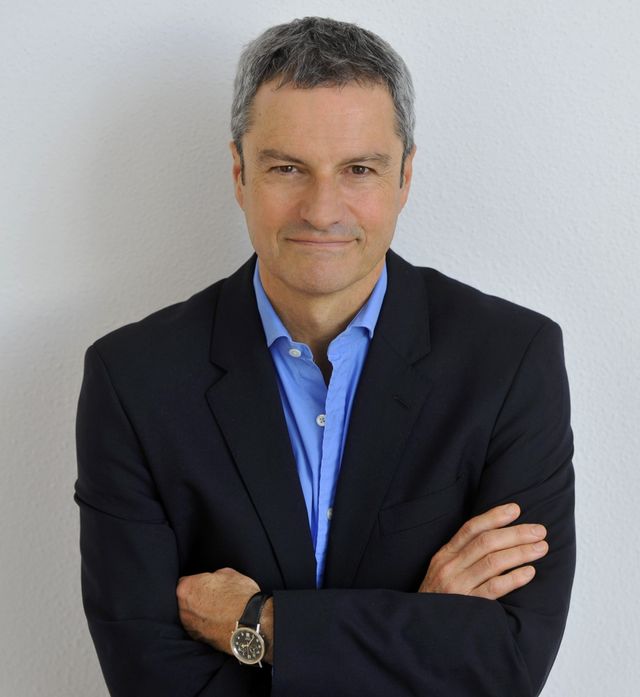 Gavin Esler — Renowned Broadcaster, Columnist and Expert on Global Political Leadership