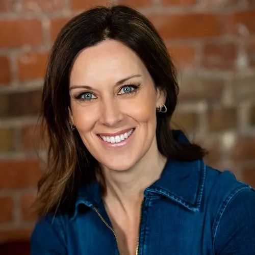 Lee McKenzie — Versatile Sports Broadcaster and Award-Winning Motorsport Journalist