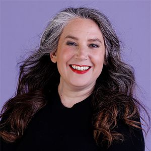 Viv Groskop — Distinguished broadcaster, journalist, and communication authority