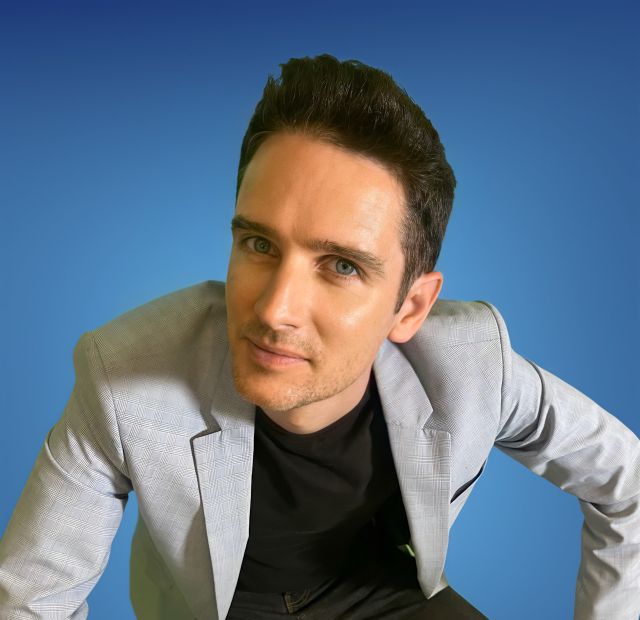 Keelan Leyser — Pioneering Digital Magician and International Illusionist