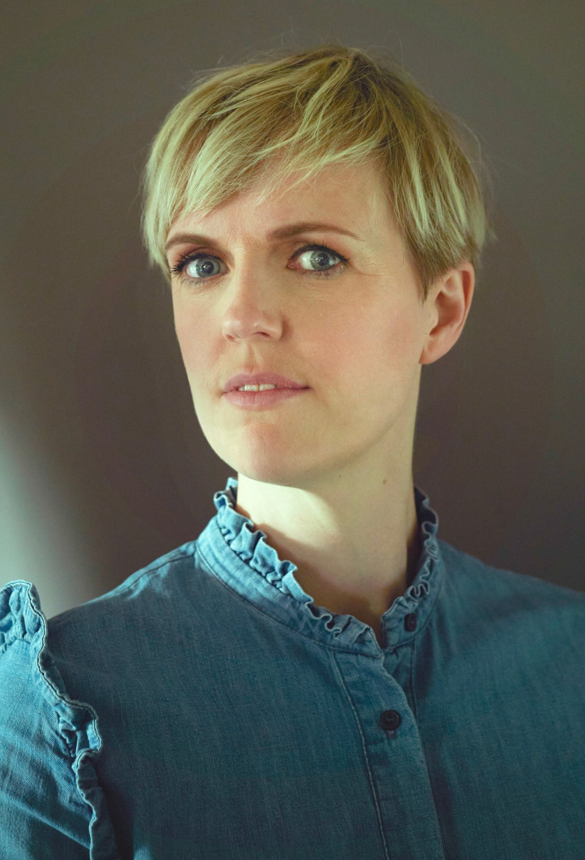 Holly Walsh — Distinguished Comedy Writer, Stand-up Performer and Television Presenter