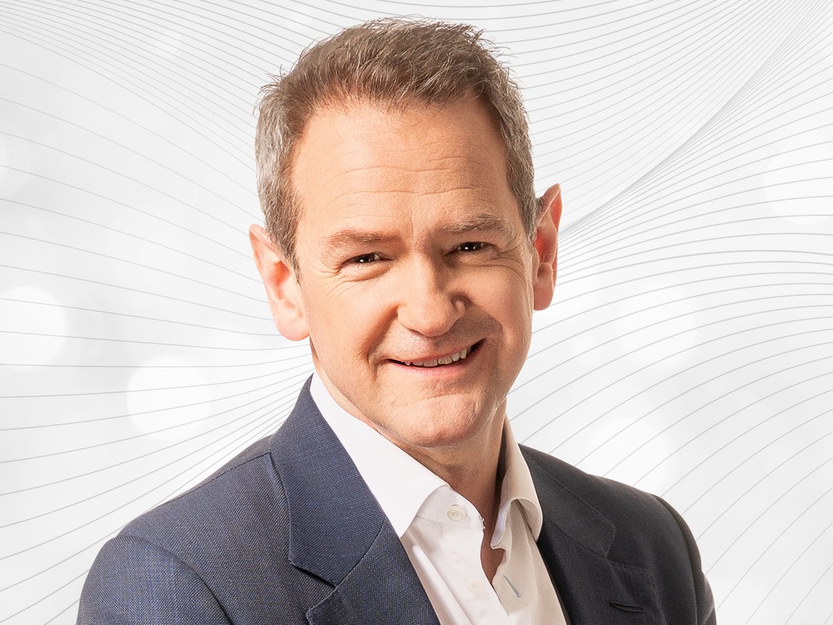 Alexander Armstrong — Versatile actor, accomplished broadcaster, and celebrated television host